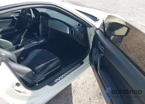 2013 Subaru Brz Limited z USA, uszkodzony, nr VIN JF1ZCAC18D2608809